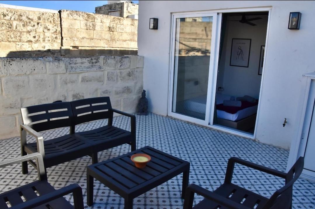Appartamento Chic Penthouse Industrial-Style Mosta Esterno foto