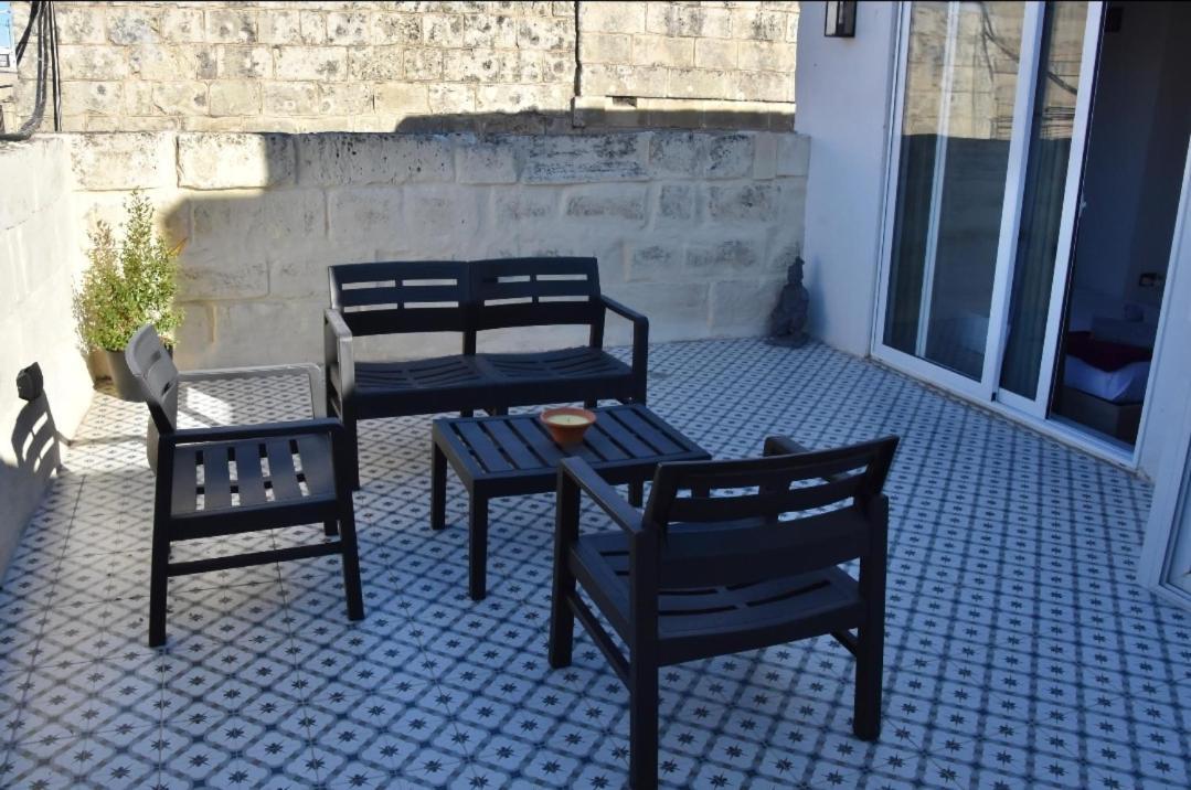 Appartamento Chic Penthouse Industrial-Style Mosta Esterno foto